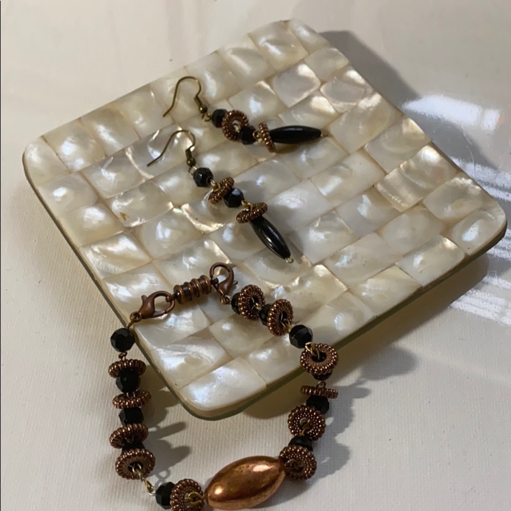 Earings - Picture 2 of 4